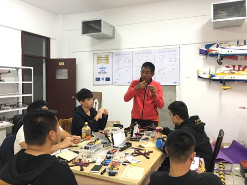 翟磊指导学生2_副本.png 翟磊指导学生2_副本.png