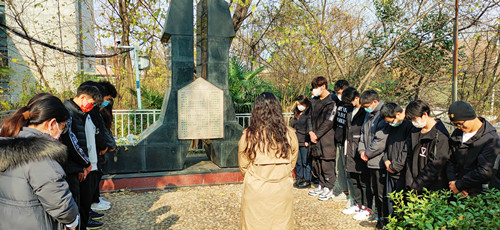 杨靖李2_副本.jpg 杨靖李2_副本.jpg